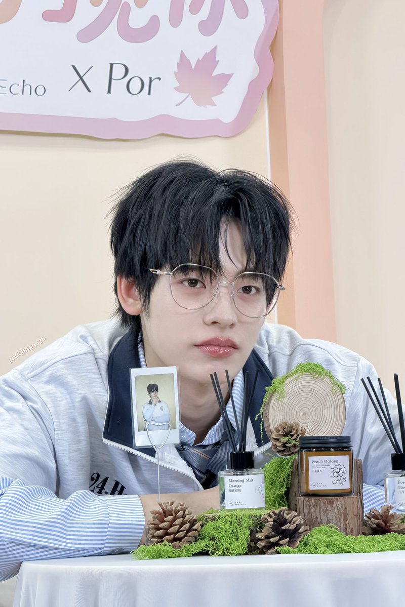 Radiant_Z1122's tweet photo. 260913 🍊🐻‍❄️

Autumn with Por
#WEALDECHOxPOR 
                                      🜳  🜳
#porsuppakarn （〃 ˙ᴥ˙ 〃) https://t.co/U1bX3tt0of