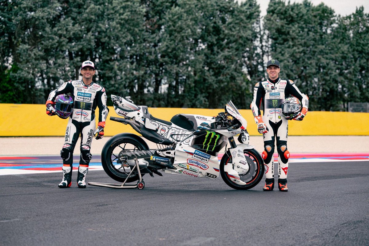 denkmit's tweet photo. The Aprilia RS-GP White Pearl! Today’s special livery! https://t.co/n2EJHHGI5F