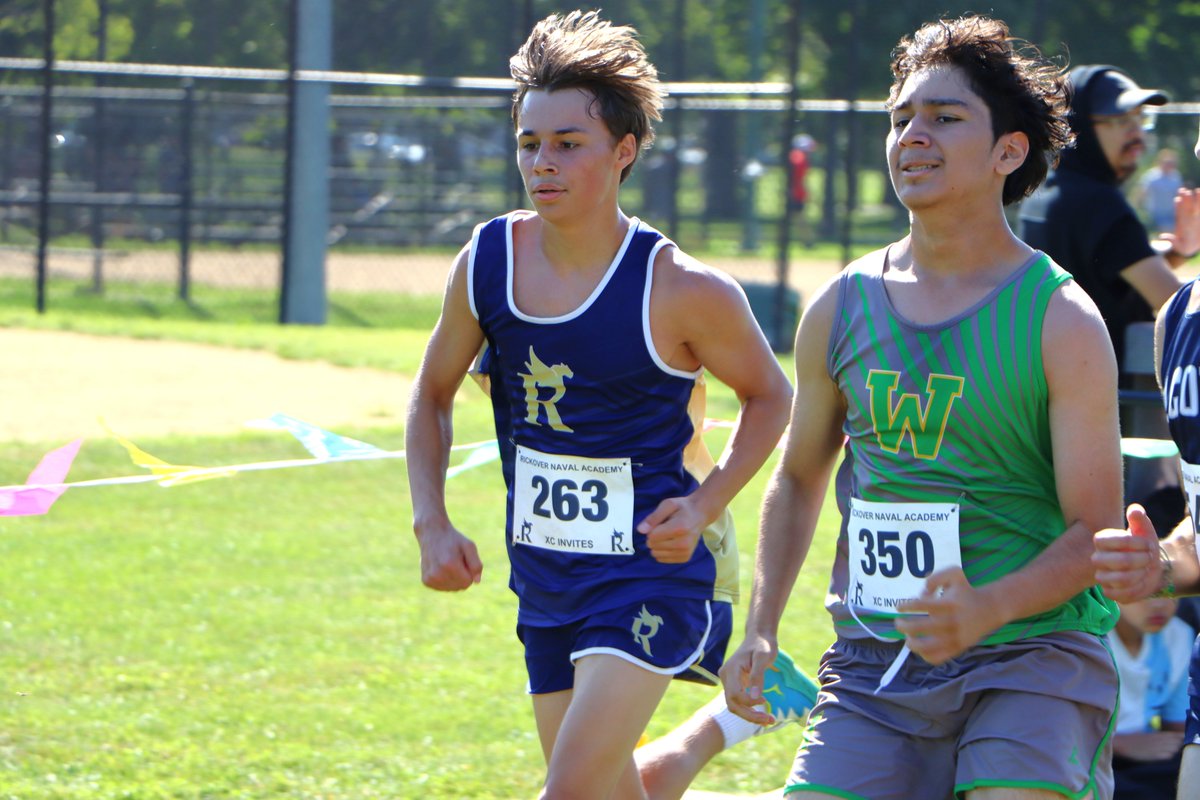 RickoverNavalHS's tweet photo. Ready, set, go . . . Rickover Cross Country is off and running! @ChiPubSchools @CPLAthletics #CrossCountry https://t.co/QegayfEKnN
