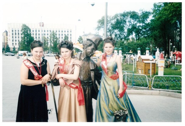 nramalho2012's tweet photo. 20 лет прошло с последнего звонка 😎
Мне было 16 лет и вся жизнь впереди 🐥
9 класс https://t.co/xujnB9AlFD