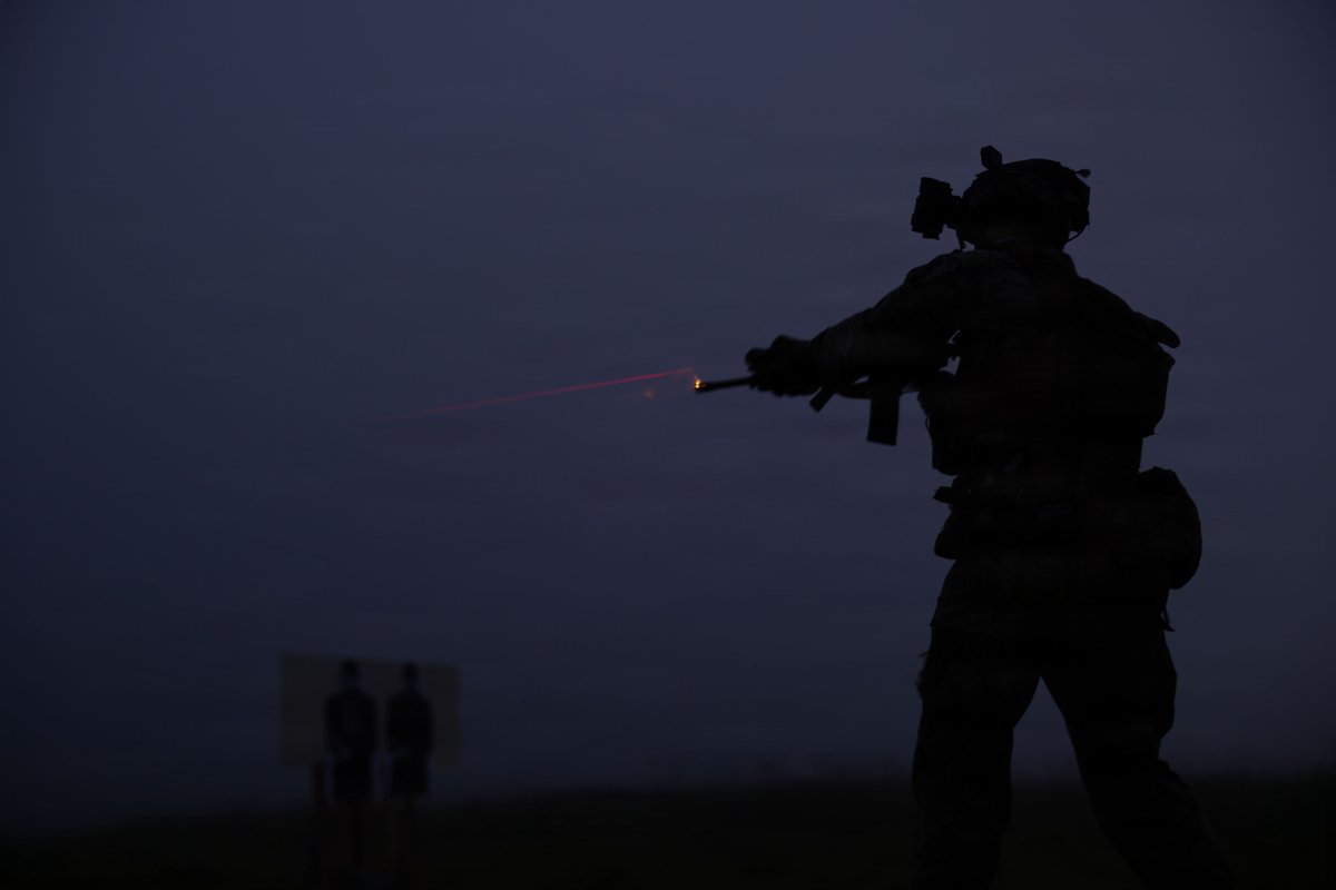 IIIMEF_JP's tweet photo. 2026年8月24日、第3海兵師団は、キャンプ富士の統合訓練センターで、 

戦闘能力と武器の運用能力を高め、さまざまな作戦環境において高い即応態勢を維持できるよう歩兵射撃訓練を実施しました。 https://t.co/Psy4pcdDoB