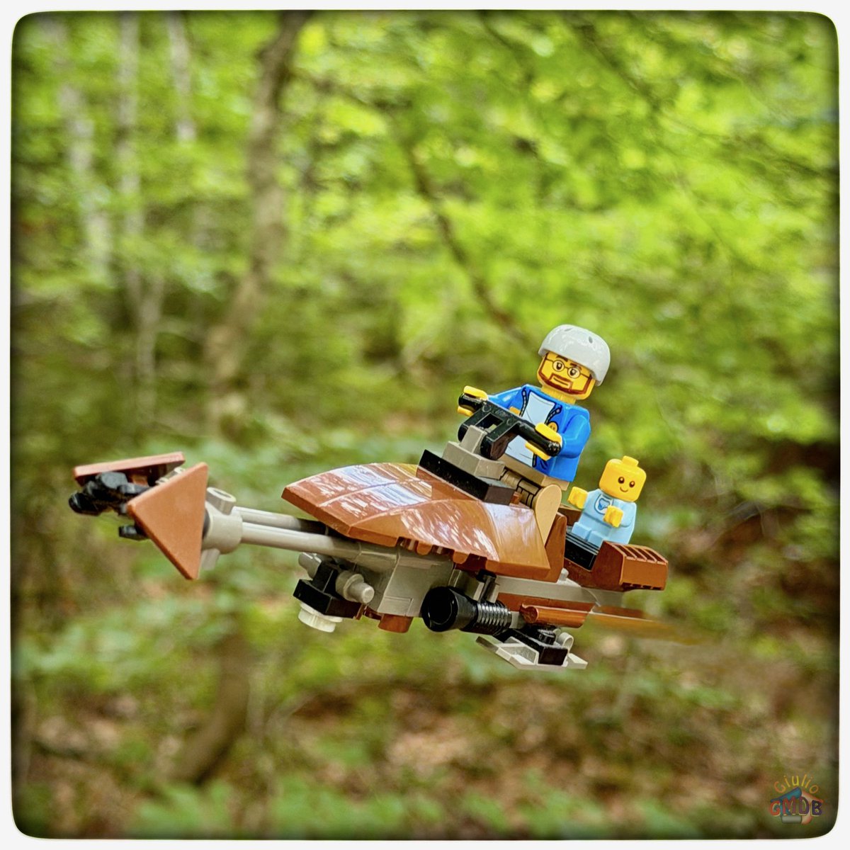 gmdb's tweet photo. Oggi #MiniG porta il nipotino a fare un giro con il motospeeder nella foresta di Endor... π https://t.co/Y21pX606tD