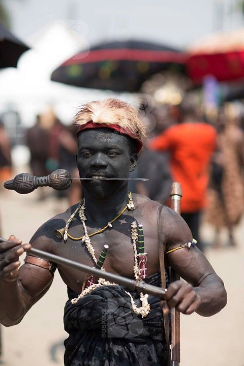 nanakyidomhene's tweet photo. You hate being called a NIGER and yet you are claiming BLACNESS. You claim to be the originator of cornrows yet you have no native word for it. You cry when white people paint their faces black but we embrace it because it is who we are. Enough of the division and hatred! https://t.co/YUfzKWx4ER