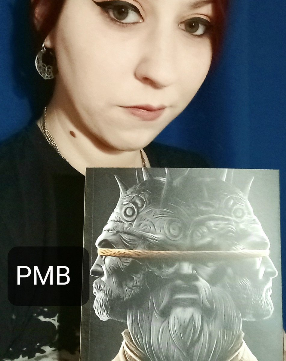 GabrielGuerfe's tweet photo. Drukiem ukazała się "Klatwa żercy" Macieja Szymczaka, nad ktora objęłam patromat medialny ❤ https://t.co/myXaRoAvLL