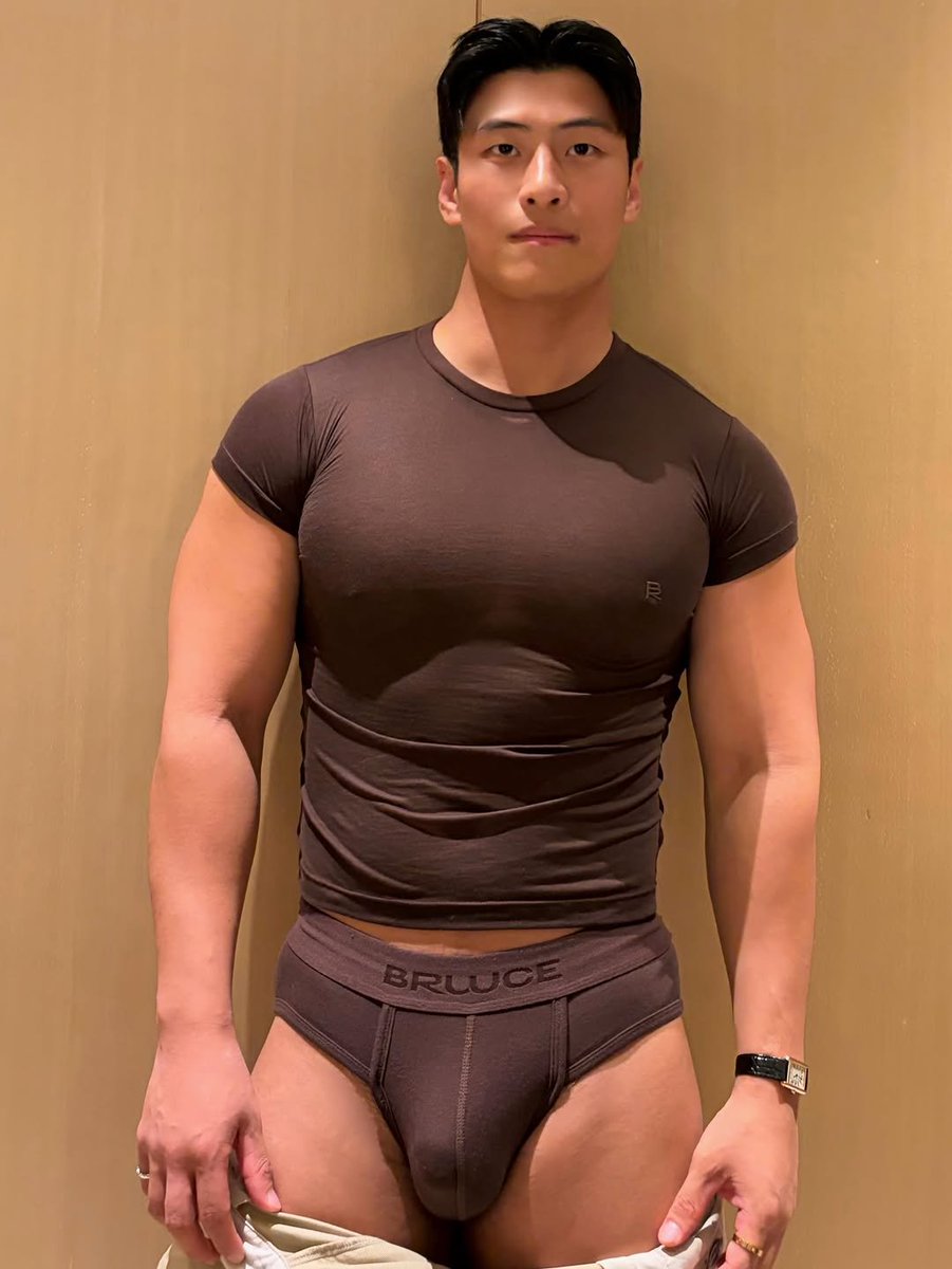 muscleast's tweet photo. 🔎 white_is_13 https://t.co/mVLCuxc8Im