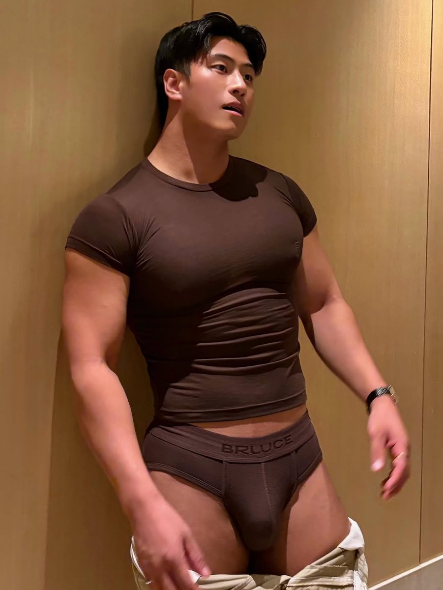 muscleast's tweet photo. 🔎 white_is_13 https://t.co/mVLCuxc8Im