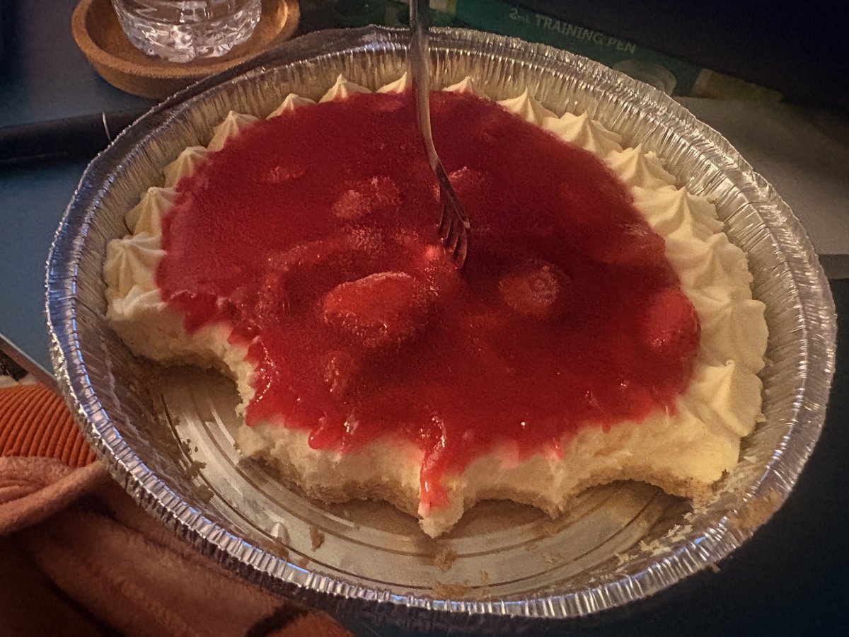 softbugz2's tweet photo. ngl i really can't wait for this to defrost so im taking bites straight out of the cheesecake puck https://t.co/eFwnEMagua