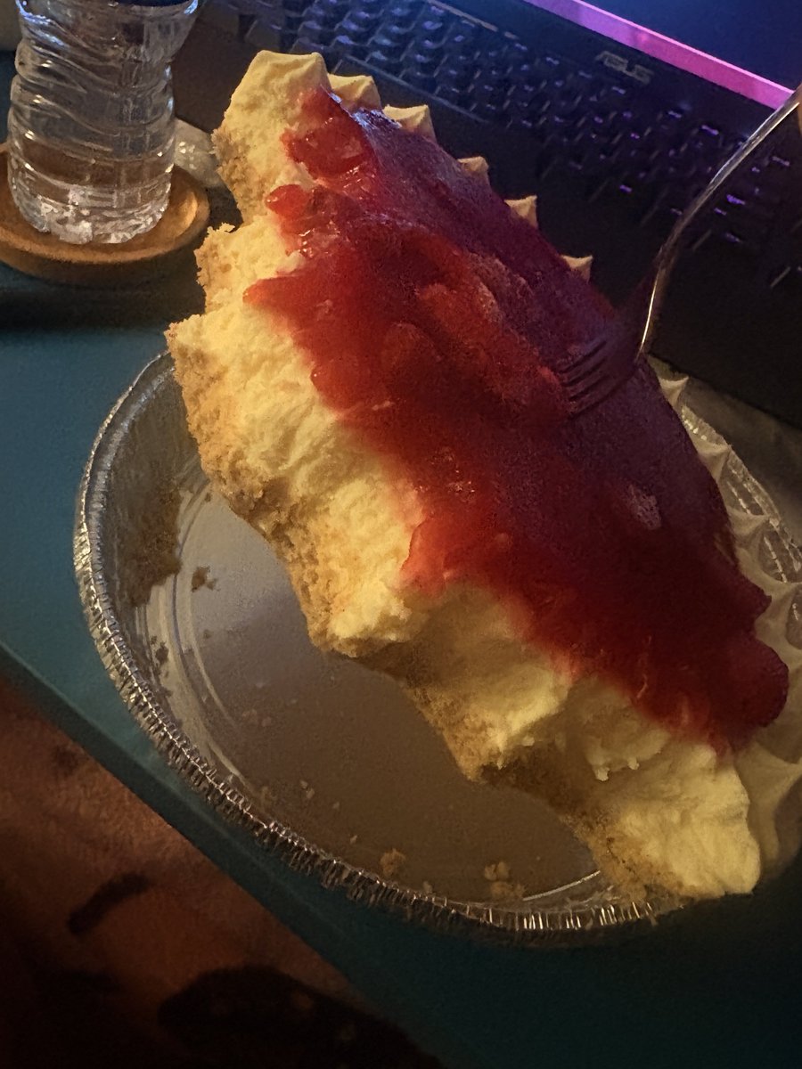 softbugz2's tweet photo. ngl i really can't wait for this to defrost so im taking bites straight out of the cheesecake puck https://t.co/eFwnEMagua