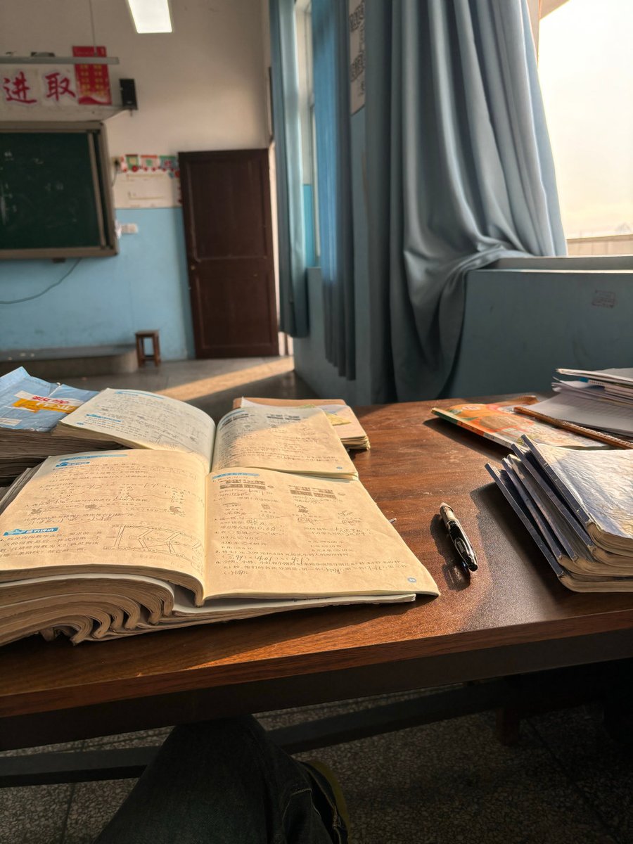 DayanadeGonzle1's tweet photo. Just mastered the basic concepts of thermodynamics today—fun how heat transfer ties to everyday life!  #LearningDiary #StudyProgress， https://t.co/dBJm8g09SY
