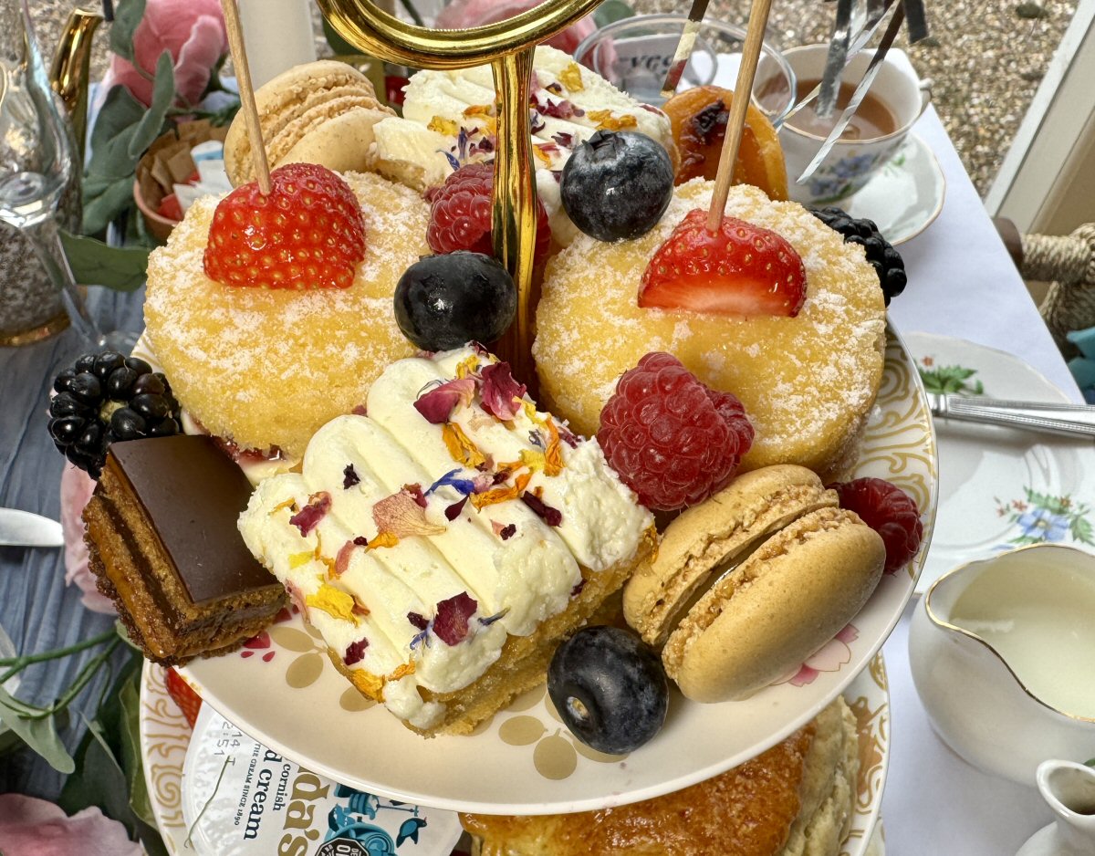 StickyBeakBlog's tweet photo. Invited: We explored the Hall and glorious gardens before enjoying a beautifully presented luxury afternoon tea. 🏛️🌿

https://t.co/xa22XVKm7m

Our visit was complimentary. We were not paid to visit and had full editorial control. https://t.co/rJKlN3ZdH3