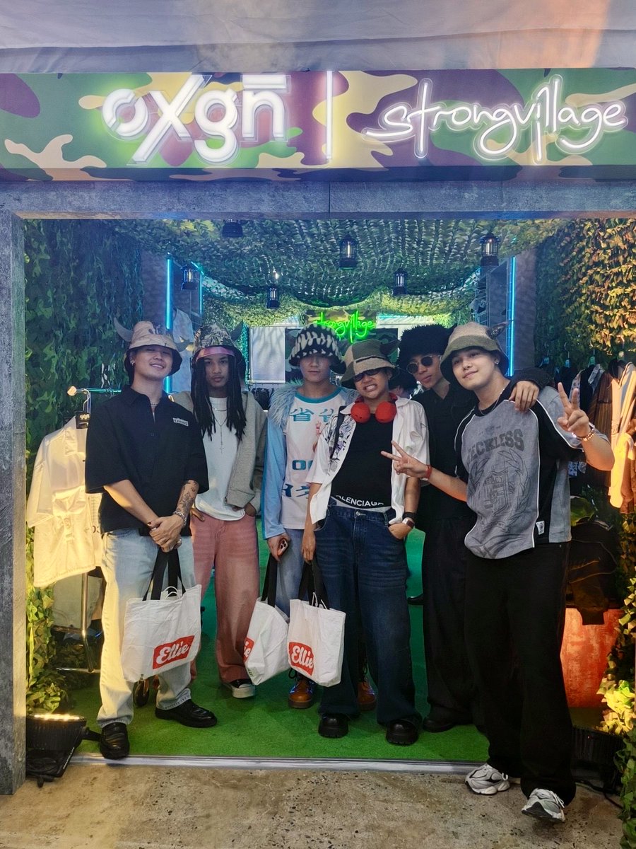 Official_ALAMAT's tweet photo. Spotted: ALAMAT at the PURVEYR Fair.

Supporting @OXGNFASHION | Strongvillage 🫶🏻 https://t.co/btTrhuLwtd