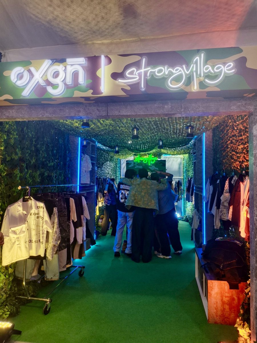 Official_ALAMAT's tweet photo. Spotted: ALAMAT at the PURVEYR Fair.

Supporting @OXGNFASHION | Strongvillage 🫶🏻 https://t.co/btTrhuLwtd