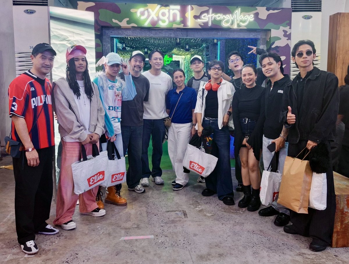 Official_ALAMAT's tweet photo. Spotted: ALAMAT at the PURVEYR Fair.

Supporting @OXGNFASHION | Strongvillage 🫶🏻 https://t.co/btTrhuLwtd