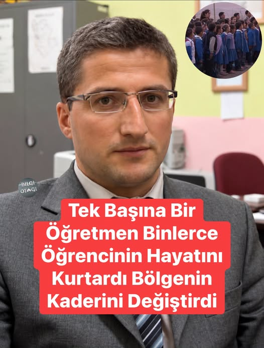 TOPRAK_2_'s tweet photo. BİR ÖĞRETMEN GELDİ, BİR BÖLGENİN EĞİTİM KADERİ DEĞİŞTİ
Mardin’in Derik ilçesine bağlı Pirinçli Köyü ile çevresindeki 7 köy ve 14 mezrada eğitim imkânları uzun yıllar boyunca oldukça yetersizdi.
Bölgede yalnızca 60 öğrenci, 2 öğretmen ve sadece bir derslik vardı.
Donanımlı bir okul dahi bulunmuyordu.
Zorlu coğrafi şartlar, bölgedeki geleneksel yapı ve bazı ailelerin eğitime uzak durması nedeniyle pek çok çocuk okulla hiç tanışamıyordu.
Bazı çocuklar ise okul çağına gelmelerine rağmen yıllarca eğitime başlayamamış, hatta normal eğitim yaşını çoktan aşmıştı.
Tam da böyle bir dönemde genç öğretmen Zekeriya Ersoy bölgeye geldi.
Görevine başladığında yalnızca sınıfta ders vermekle yetinmedi.
İlk olarak köyleri tek tek gezdi.
Okula devam etmeyen çocukları tek tek tespit etti.
Ailelerin kapısını çaldı.
Bölgedeki aşiret liderleriyle görüşmeler yaptı.
Çocukların eğitim hayatına katılabilmesi için aileleri ve bölgenin ileri gelenlerini ikna etmeye çalıştı.
Gösterdiği büyük çabanın sonucunda yaklaşık 250 çocuğun yatılı bölge okullarına yerleştirilmesini sağladı.
Fakat çözülmesi gereken sorunlar bununla sınırlı değildi.
Bazı çocuklar yatılı okullardan ayrılıyor ve tekrar köylerine dönüyordu.
Zekeriya Hoca bu durum karşısında yeni bir çözüm yolu buldu.
Köyde atıl durumda bulunan eski karakol lojmanını bir eğitim alanına çevirdi.
Böylelikle eğitimine devam edemeyen çocukların önünde yeni bir okul kapısı açıldı.
Ardından çevredeki bütün yerleşim yerlerini tek tek araştırdı.
Eğitim sisteminin dışında kalmış çocukları belirledi.
Okul yaşını geçmiş çocuklar için yetiştirici sınıfların açılmasına öncülük etti, ayrıca taşımalı eğitim olanaklarından faydalanmalarını sağladı.
Yürütülen bu çalışmalar sonucunda eğitimden tamamen uzak kalmış yaklaşık 1.000 çocuk yeniden okulla buluştu.
Zekeriya Ersoy’un verdiği mücadele yalnızca çocukları okula kazandırmakla sınırlı kalmadı.
Aileleri eğitimin önemine inandırdı.
Köy halkıyla defalarca görüştü.
Eğitimin çocukların hayatını ve geleceğini nasıl değiştirebileceğini sabırla anlattı.
Yıllar içerisinde ortaya çıkan sonuç ise gerçekten çarpıcıydı:
60 olan öğrenci sayısı 924’e ulaştı.
2 olan öğretmen sayısı 23’e yükseldi.
Bir olan derslik sayısı 9’a çıktı.
Ve hepsinden önemlisi…
Bölgedeki okullaşma oranı yüzde 100’e ulaştı.
Bir dönem çocukların büyük kısmının eğitim imkânından mahrum kaldığı bu coğrafyada, neredeyse bütün çocuklar eğitim hayatının içine dahil edildi.
Zekeriya Ersoy’un verdiği bu büyük mücadele, 2011 yılında Sabancı Vakfı’nın Fark Yaratanlar programında “Mardin’de Mucize” başlığıyla Türkiye’ye anlatıldı.
Ancak yaşananlar aslında bir mucizeden çok daha fazlasını ifade ediyordu.
Bu; pes etmeyen bir öğretmenin, kapı kapı gezerek aileleri ikna etmesinin, karşısına çıkan her soruna çözüm aramasının ve “Bu çocuklar okuyacak” diyerek mücadeleden vazgeçmemesinin sonucuydu.
Bazen bir bölgenin geleceğini değiştirmek için büyük makamlar, milyonluk bütçeler veya yüzlerce kişilik ekipler gerekmez.
Bazen mesleğine ve çocukların geleceğine yürekten inanan tek bir öğretmen yeterlidir.
Zekeriya Hoca da tam olarak bunu yaptı; yalnızca çocukların eğitim hayatını değil, bir bölgenin geleceğini değiştirdi..