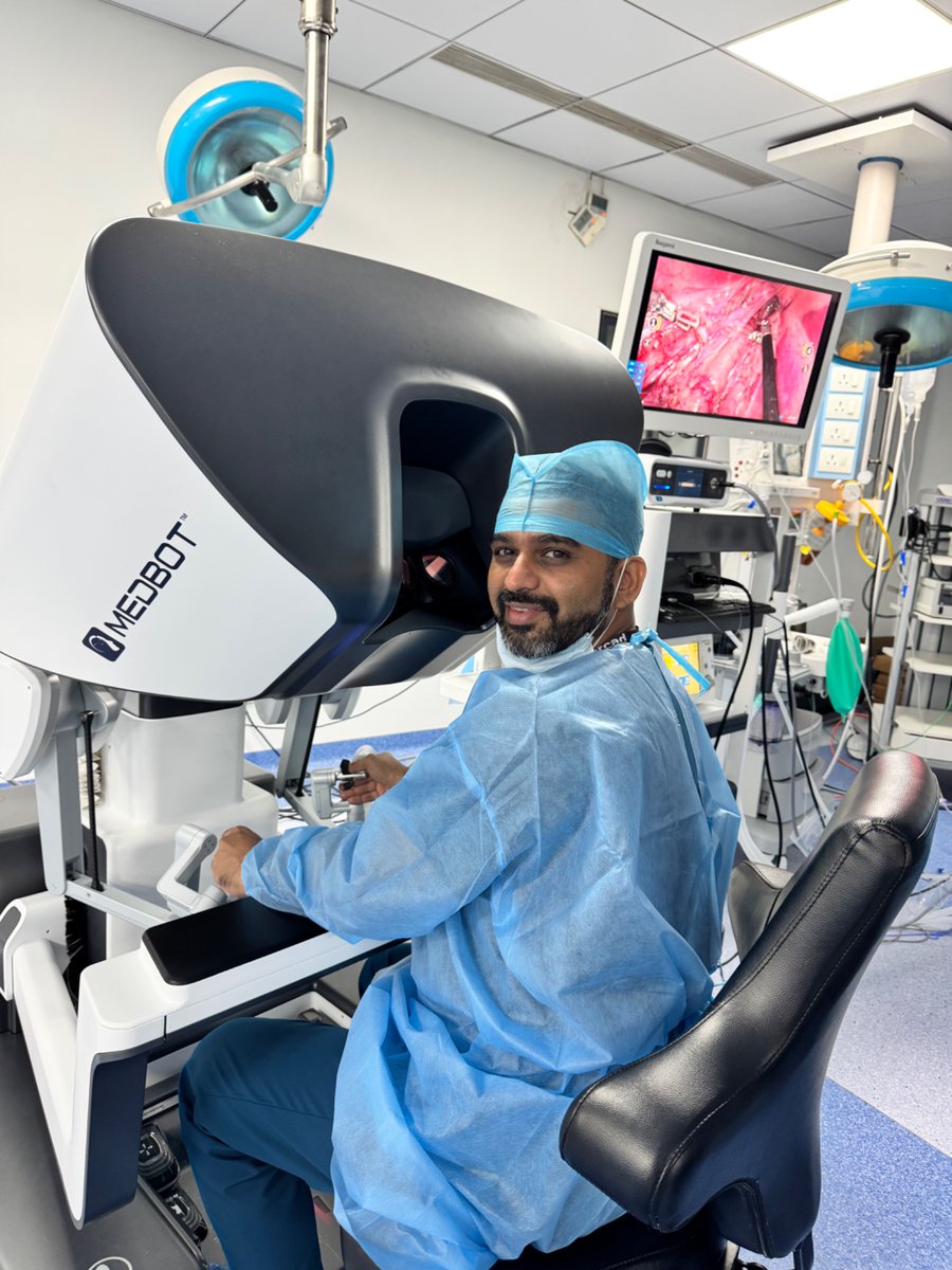 drnngujarathi's tweet photo. Upgraded π€
#GynaeRobotics
#AGRSIndia
#Gynaecology #Robotics https://t.co/MG3QZX4Fw0