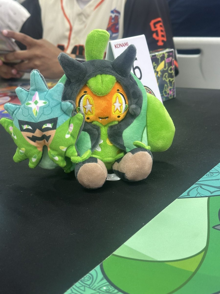 AlejandroS44830's tweet photo. I won the first challenge of the season with honch surprisingly and thank you very much to zapdos for their guide @zapdostcg 
THE LUCKY HELMET IS A DEITY 
+ 15 CP
+ 50 dls https://t.co/Zfqv3ZQ2YC