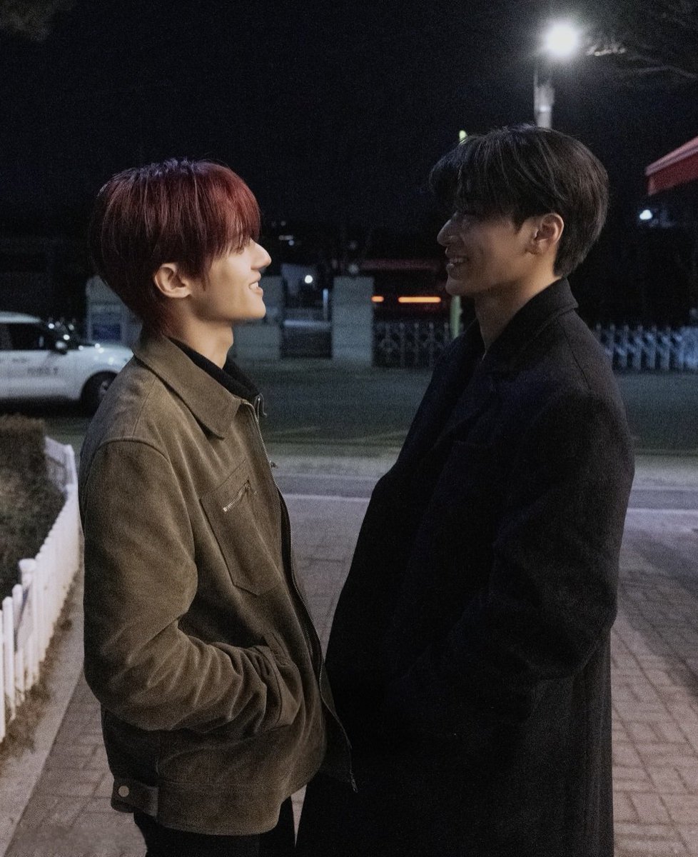 wtothenand's tweet photo. 여름 겨울 대표하는 투샷 있는 씨피 https://t.co/WUqKCMHWgm