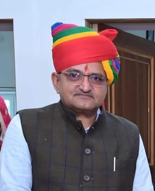 ShyamSRajawat's tweet photo. शुभ जन्मदिन...!

राष्ट्रीय स्वयंसेवक संघ के राजस्थान के क्षेत्रीय प्रचारक माननीय श्री निंबाराम जी भाईसाहब को जन्मदिन की हार्दिक शुभकामनाएं और बधाईl

माँ भारती की सेवा में अनवरत समर्पित रहें ऐसी हार्दिक मंगलकामना करता हूं।

प्रभु श्री राम आपको दीर्घायु और सदैव स्वस्थ रखे।

@RSSorg https://t.co/nEjL7nEUaa