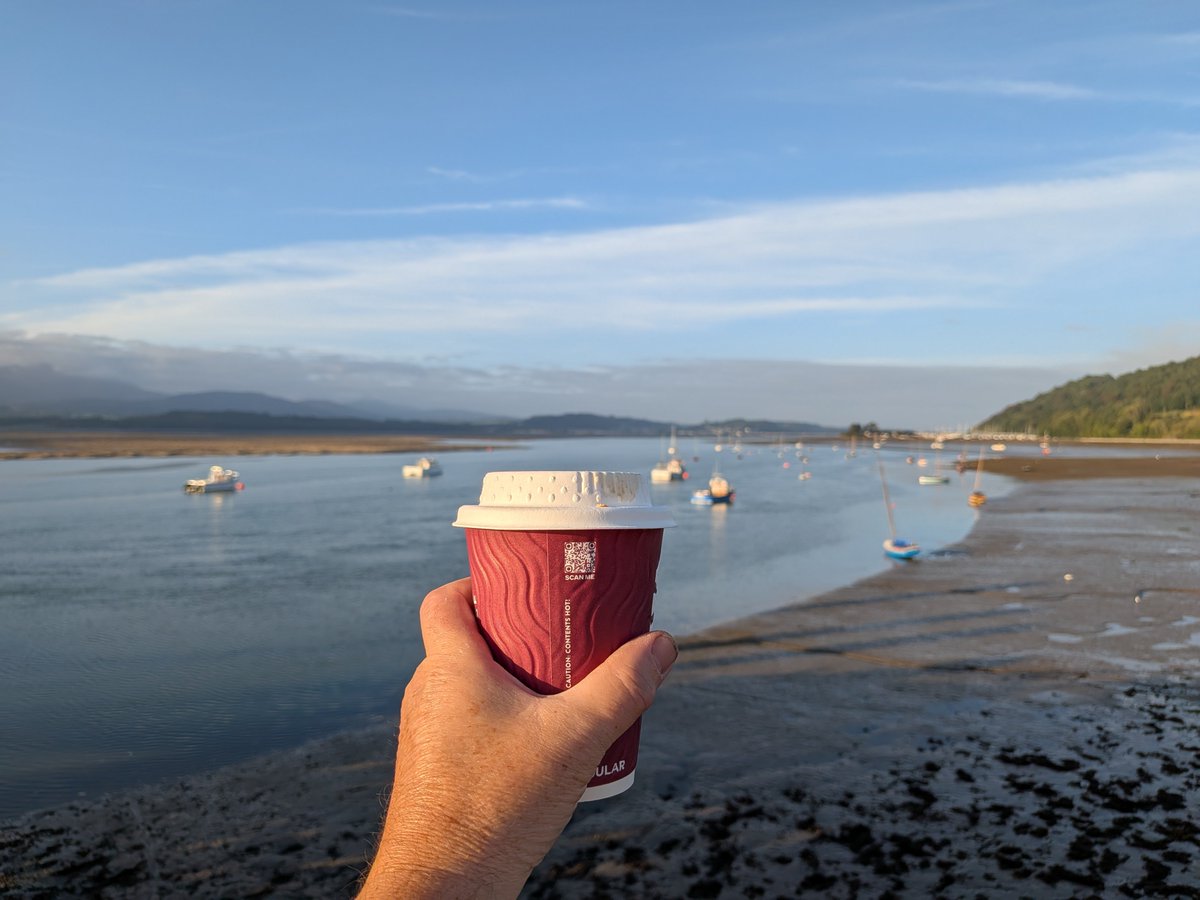 ToursofWales's tweet photo. Bore da / Good morning from #Biwmares 
@cadwcymru @VisitAnglesey @visitwales https://t.co/zWfrUYtup7