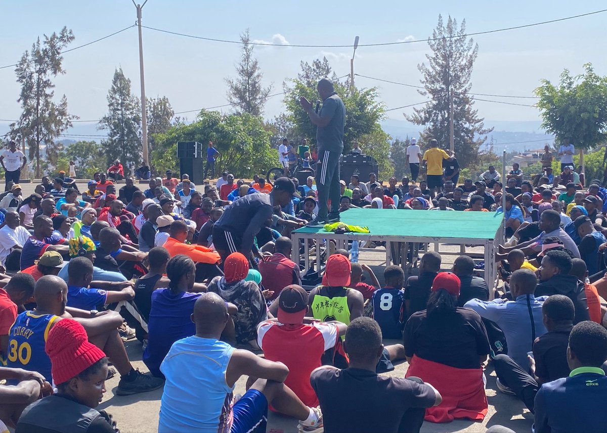 NyakabandaSec's tweet photo. At #CarFreeDay held at Pele Stadium, the Executive Administrator of Nyarugenge District urged residents to ensure children attend school, combat illicit alcohol, undergo cervical cancer screening, and actively participate in Government programs.

#CarFreeDay https://t.co/gPxZfCeLHL