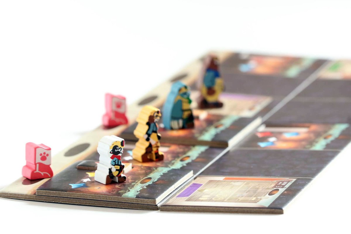 SuiWorks_dtp's tweet photo. #ゲームマーケット2026秋 に持ち込む新作

『Under Delvers アンダーデルヴァーズ』

2〜4人用
30〜60分

協力ゲーム×エンジンビルド×ルート構築の中量級ボードゲーム！
小さな動物の探検隊〈デルヴァーズ〉となり、地下に眠る宝石を集めよう！ https://t.co/wriTdJHJoW