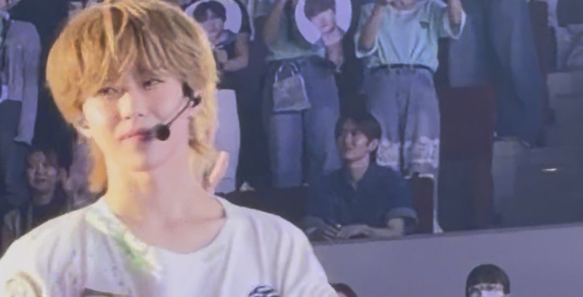 pomupomukamen's tweet photo. そんでしれっとドンミン映ってるんよほんま死ぬWWWWW #KO1KEYZ_1ST_FANMEETING  #ドンミン  #KO1KEYZ  #神戸公演 https://t.co/jxY64cDx7t