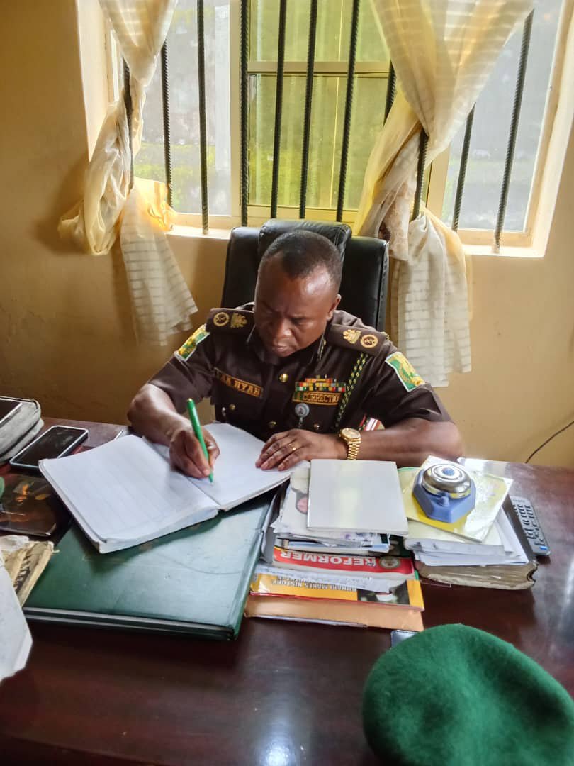 CorrectionsNg's tweet photo. NCoS CROSS RIVER COMPLETES THIRD QUARTER INSPECTION OF CUSTODIAL CENTRES, SEEKS STATE GOVERNMENT INTERVENTION. For more details please click on the link below:https://t.co/4tdJ3UsjO6 https://t.co/Hhh9dheCEE