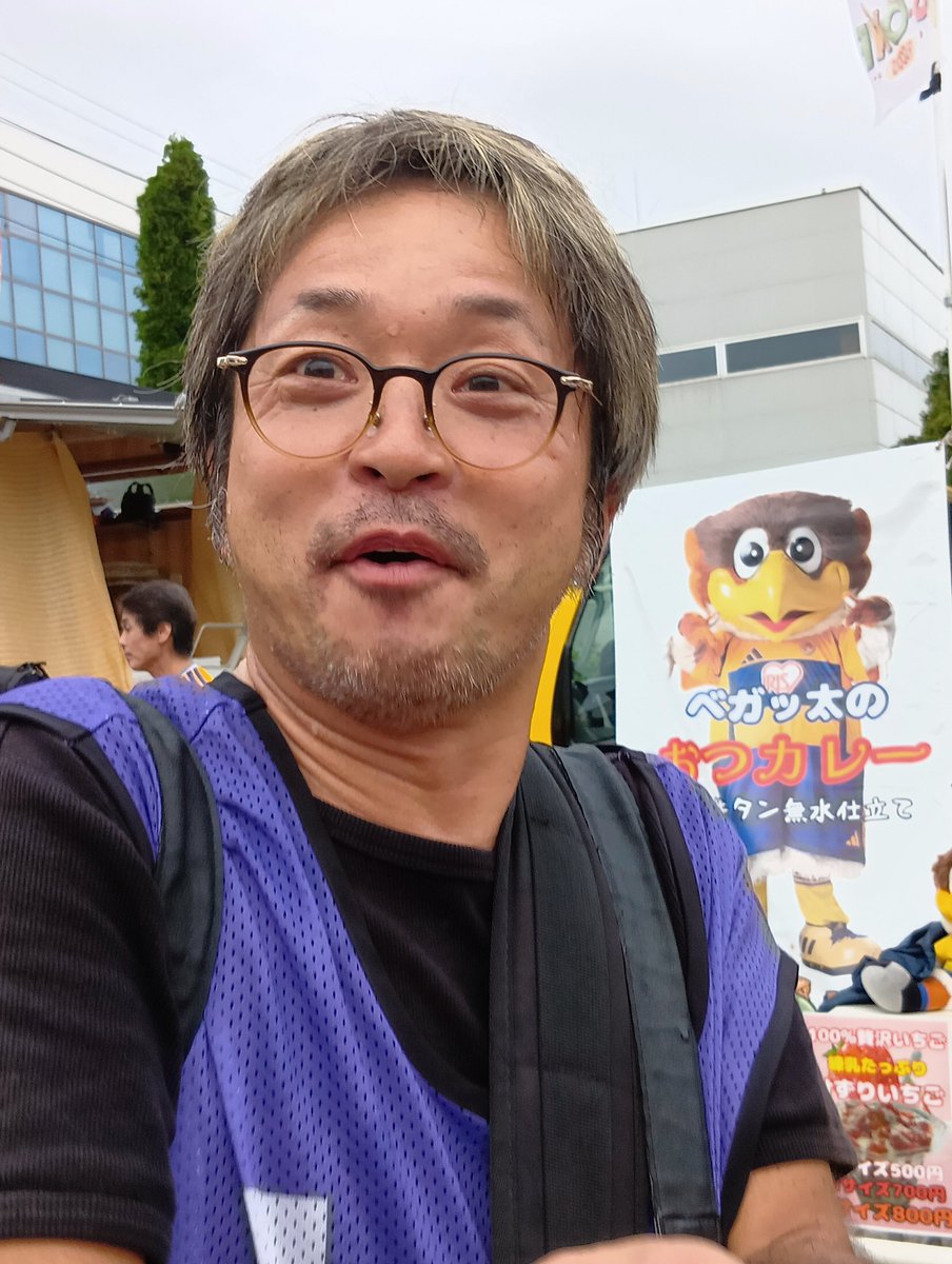 uramahi1225's tweet photo. シェルコムのパラスポーツイベントからユアスタへ。
スタジアム入る前に友人に遭遇😆 https://t.co/ykt5D3dw5r