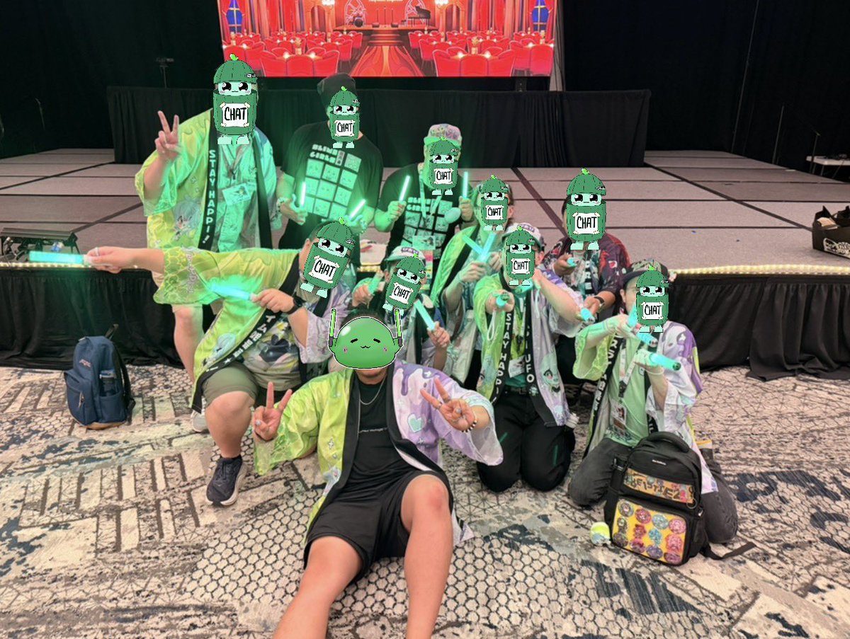 35Pzellador's tweet photo. The PiaPickles pulling up for their oshi @PiaPiUFO at Rhythm Express #MOshiExpo 💚 https://t.co/LTJmNnjhqp