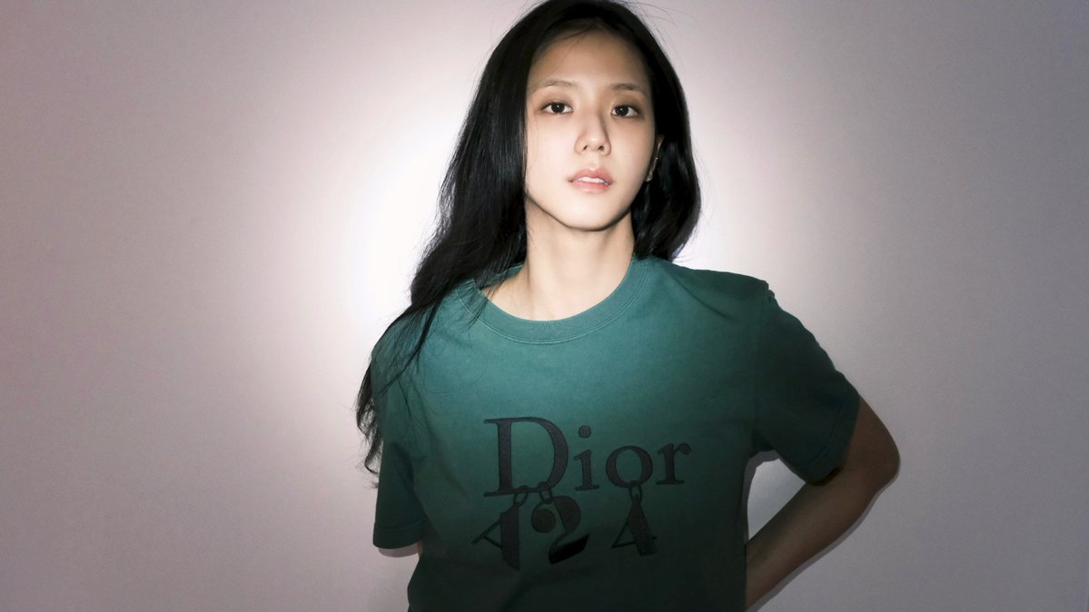 AsianDramaLuv's tweet photo. JISOO INSTAGRAM UPDATE 💚

That bare face tho 🤍 https://t.co/VVRCNSBKMV
