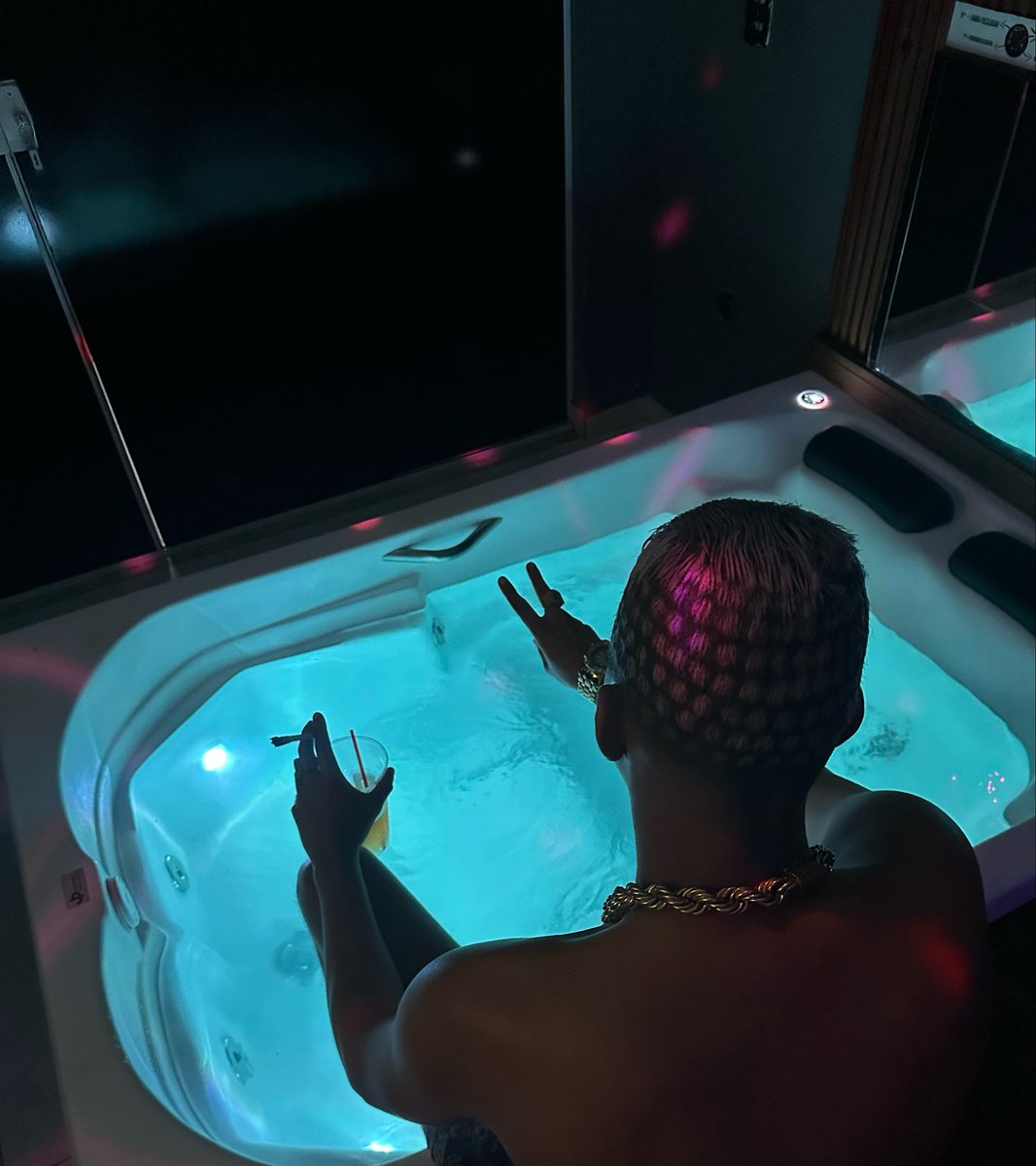 AlexanderGm157's tweet photo. 🛁🔝 https://t.co/ZghysRIJ4o