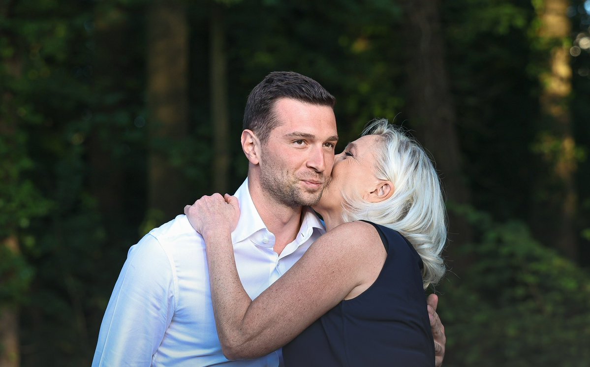MLP_officiel's tweet photo. Très joyeux anniversaire Jordan ! 🇫🇷 https://t.co/HVRbOVSTfl