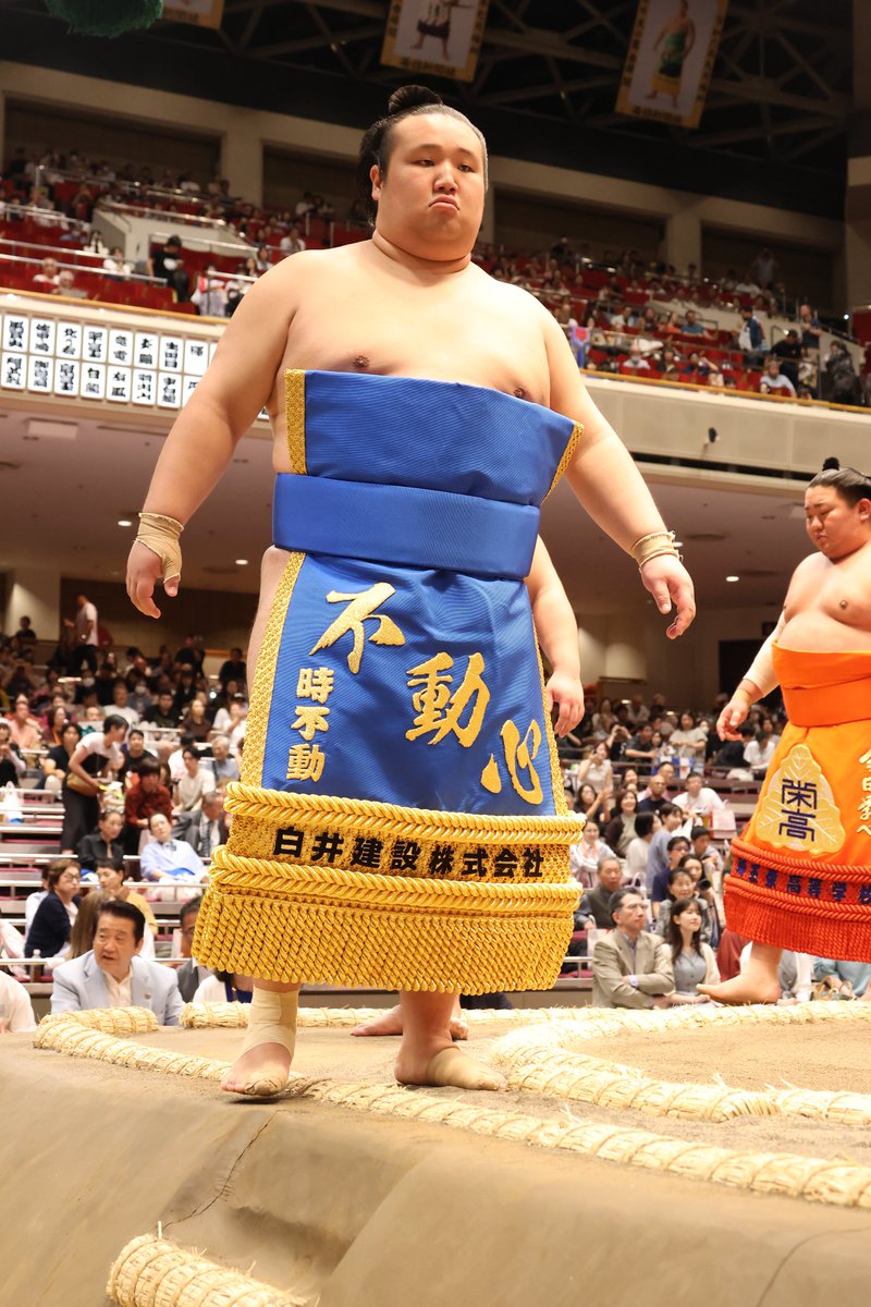 sumokyokai's tweet photo. ＜初日の様子＞
十両土俵入り

新十両
時不動 時津風部屋
丹治　荒汐部屋

#sumo #相撲 #九月場所 https://t.co/BFV4qRS2xA