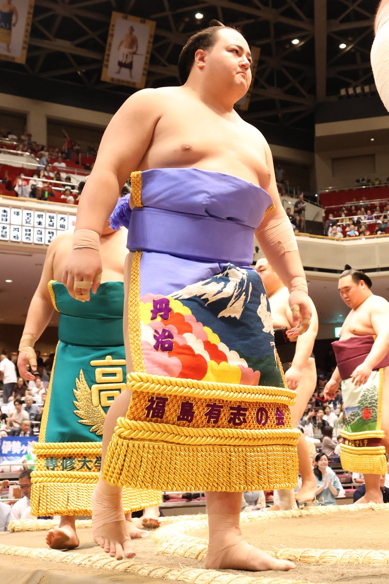 sumokyokai's tweet photo. ＜初日の様子＞
十両土俵入り

新十両
時不動 時津風部屋
丹治　荒汐部屋

#sumo #相撲 #九月場所 https://t.co/BFV4qRS2xA
