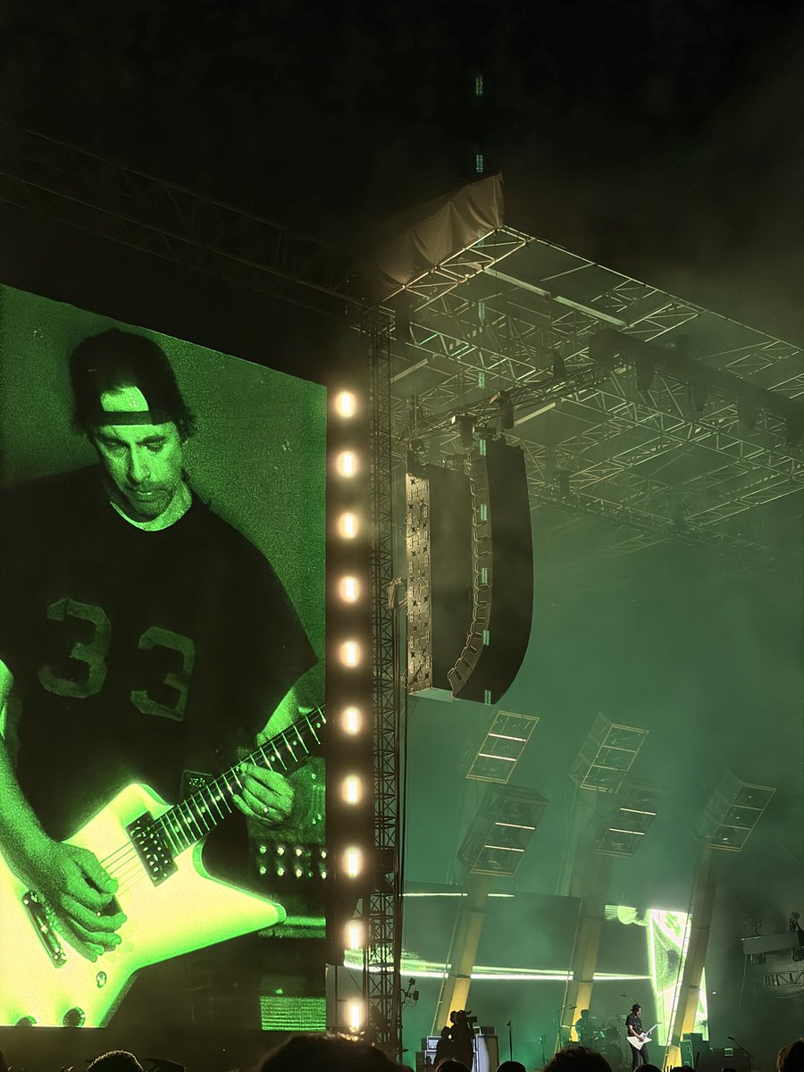 rickygrimes106's tweet photo. fav band 4ever #ptv https://t.co/XLwSf6rCUk