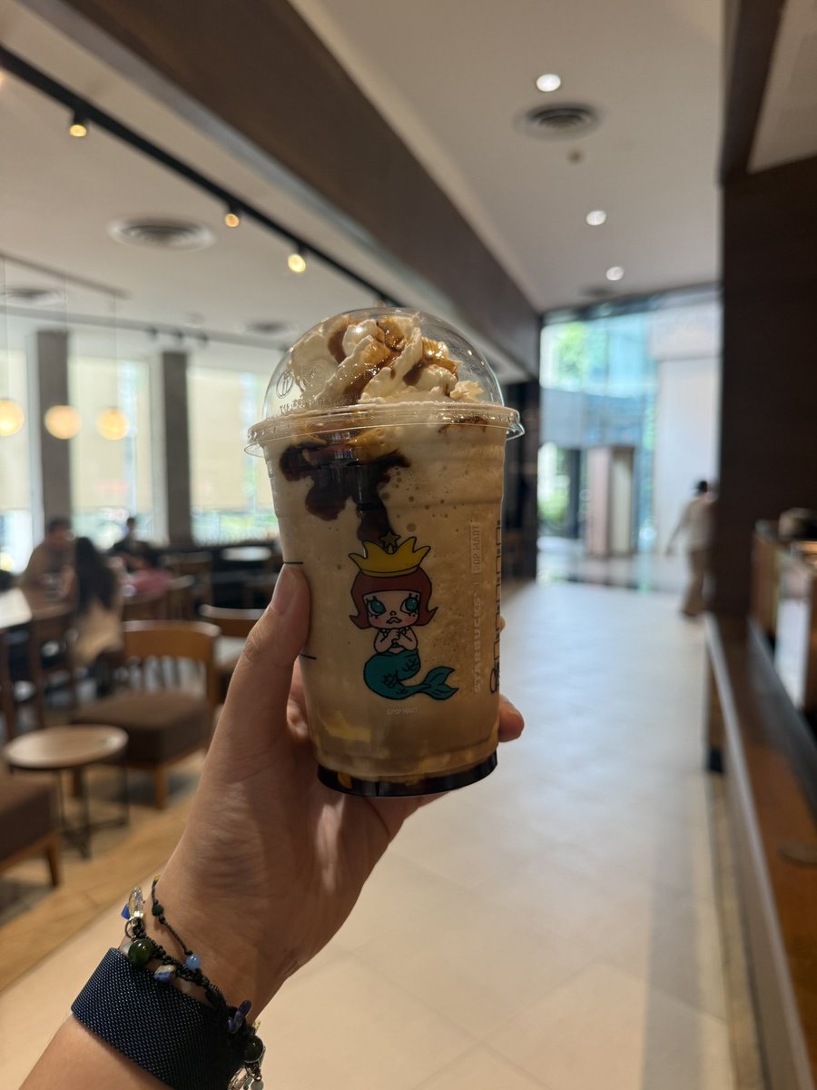 chingcbn's tweet photo. ส่วนใหญ่ชอบกินชาคับ 
หลักจะกิน
Koi thé
Starbucks 
ช่วงนึงกินชงดี จะติด😂
แล้วก็ Kamu Kamu งับ https://t.co/wAvq3Jrf4s