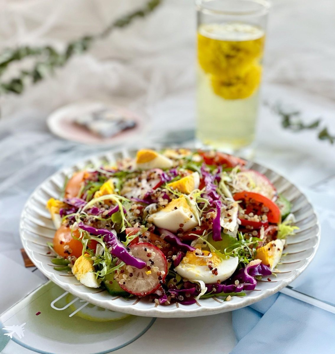 AngeliaDie2ij's tweet photo. Comida para bajar de peso: ensalada de quinoa, pollo a la parrilla y verduras frescas, ligera y deliciosa! https://t.co/mDS7rZpRDp