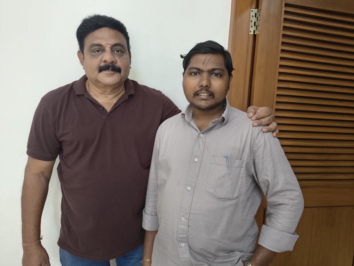 JcLnAmbDrInfant's tweet photo. Bharatha Sirpi Dr Pranesh Infant Raj with salim film fame Actor Mr.P.V. Chandramouli  sir 
#bharathasirpi #pranesh_infant_raj_ennum_naan #best #goodvibes #nicemeeting https://t.co/7d9RNriehn