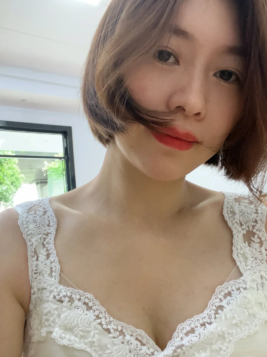 ammr__4's tweet photo. 普通90后小阿姨，已婚，性格温柔，三观正常，思想稍微开放一点。生活之外也有自己的小世界，希望这里能遇见一个懂得分享的人。 https://t.co/NeVEk2mGgM