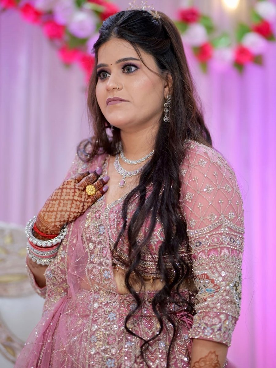 vero_CdS's tweet photo. Engagement look @sudha_chaudhary_makeup_studio_    ❤️🎵🔥 # https://t.co/m8mxrYDpwy