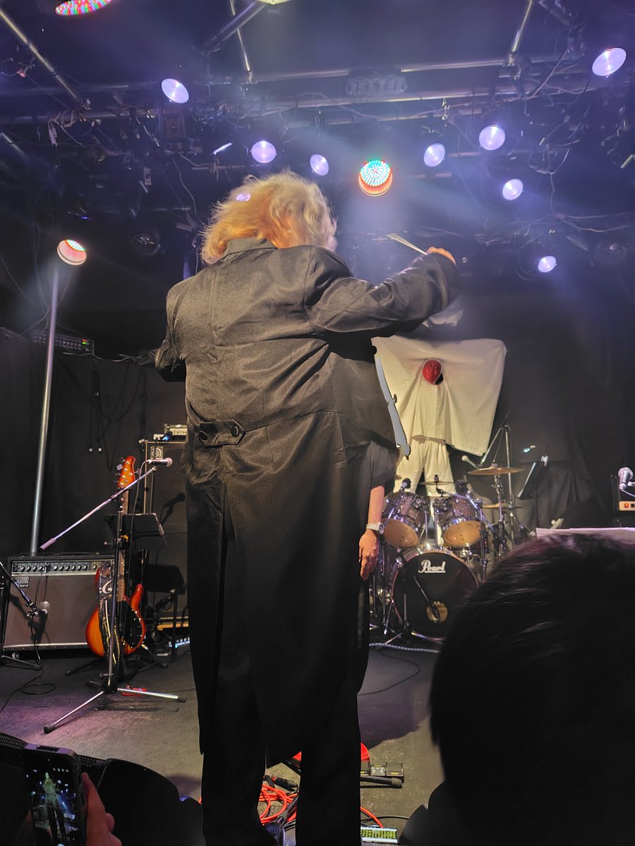 ikldoop's tweet photo. 今日のmilktub
とても久々にやったというあの曲が聴けたのがとても嬉しい
あの曲好きなんです
とても楽しいショーでした
しっとりソングでもmilktub一座できるんだ
すごい逸材を現地調達してた
#milktub https://t.co/ShIN5VD0Pk