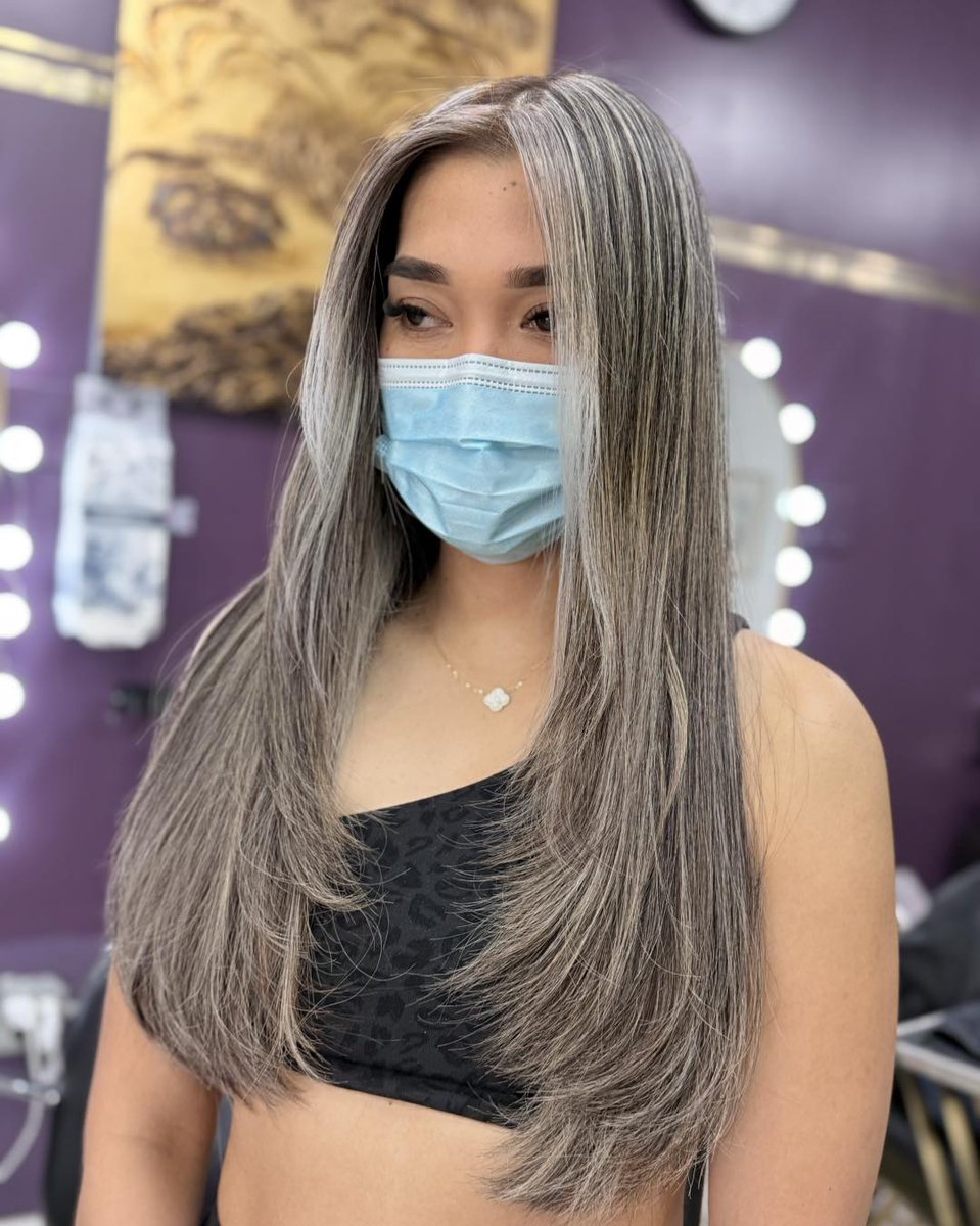 BERENICEE1D's tweet photo. Ash Grey Full Highlights on long, thick hair = a whole transformation 💜✨
We lifted, toned, and perfected this beauty to achieve that cool, smoky ash grey — and finished it off with a Brazilian Treatment to keep her hair smooth, shiny, and healthy https://t.co/WBLrAPu4lB