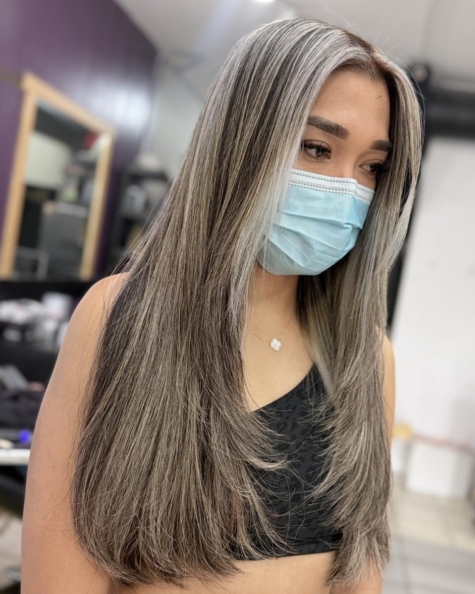 BERENICEE1D's tweet photo. Ash Grey Full Highlights on long, thick hair = a whole transformation 💜✨
We lifted, toned, and perfected this beauty to achieve that cool, smoky ash grey — and finished it off with a Brazilian Treatment to keep her hair smooth, shiny, and healthy https://t.co/WBLrAPu4lB