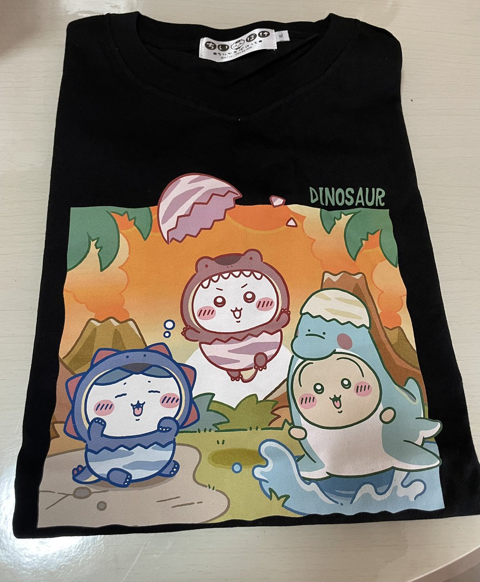 baru_0103's tweet photo. ポップアップショップはTシャツ気に入って買った！あとはアリスのやつとクリアファイル等々。それとプライズのちいかわマグカップが思いの外良くて幸せになれます。 https://t.co/MSqsKUwytm