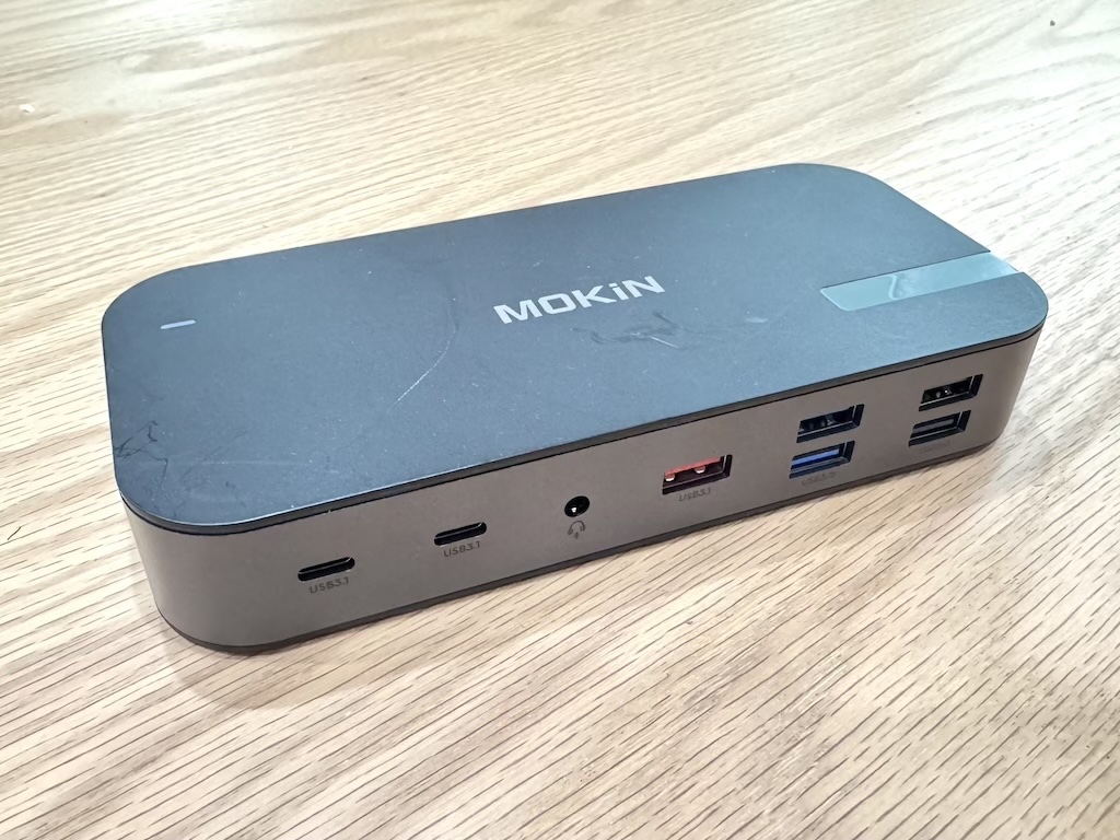 solblog_365's tweet photo. 3画面出力できるドッキングステーションはたくさんありますが「3つ全てHDMI」は中々ないですよね?そんなガジェットオタクの心を満たすドッキングがこちら。3つ全てHDMI端子という超尖ったアイテムなのですが、実はポート配置も洗礼されています!
https://t.co/ENZt1ms8LK
#3画面 #ガジェット #MOKiN https://t.co/bTccVODl8U
