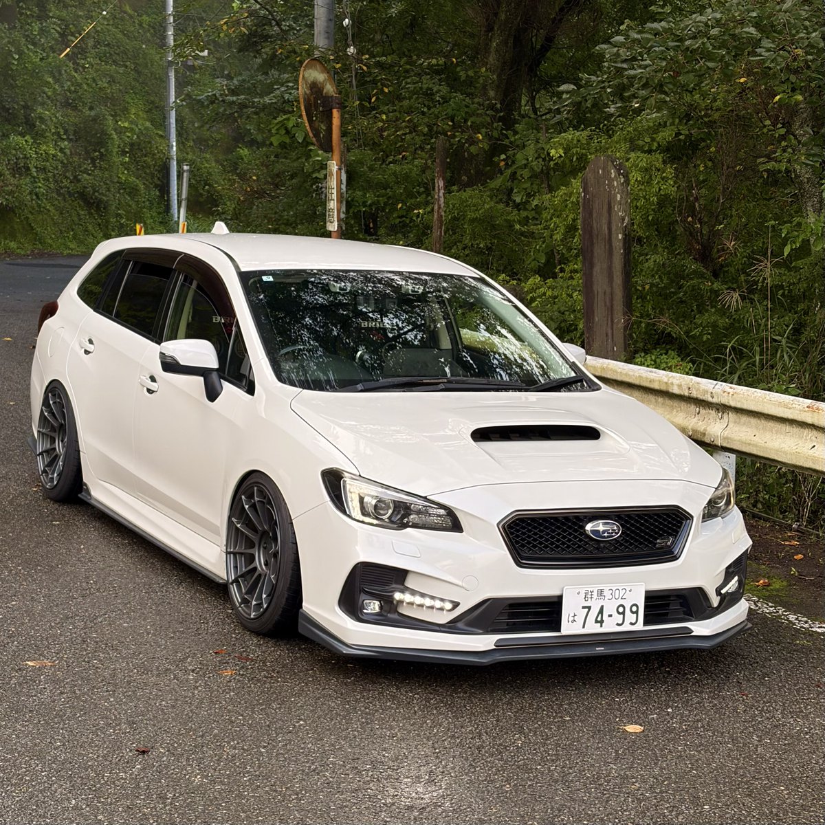 5subaru5's tweet photo. 自己満だけでしかない拘りポイント💡

ナンバー装着時、位置は純正位置に

取り外した際は取付金具が見えないように😏 https://t.co/dq0lKRtMst