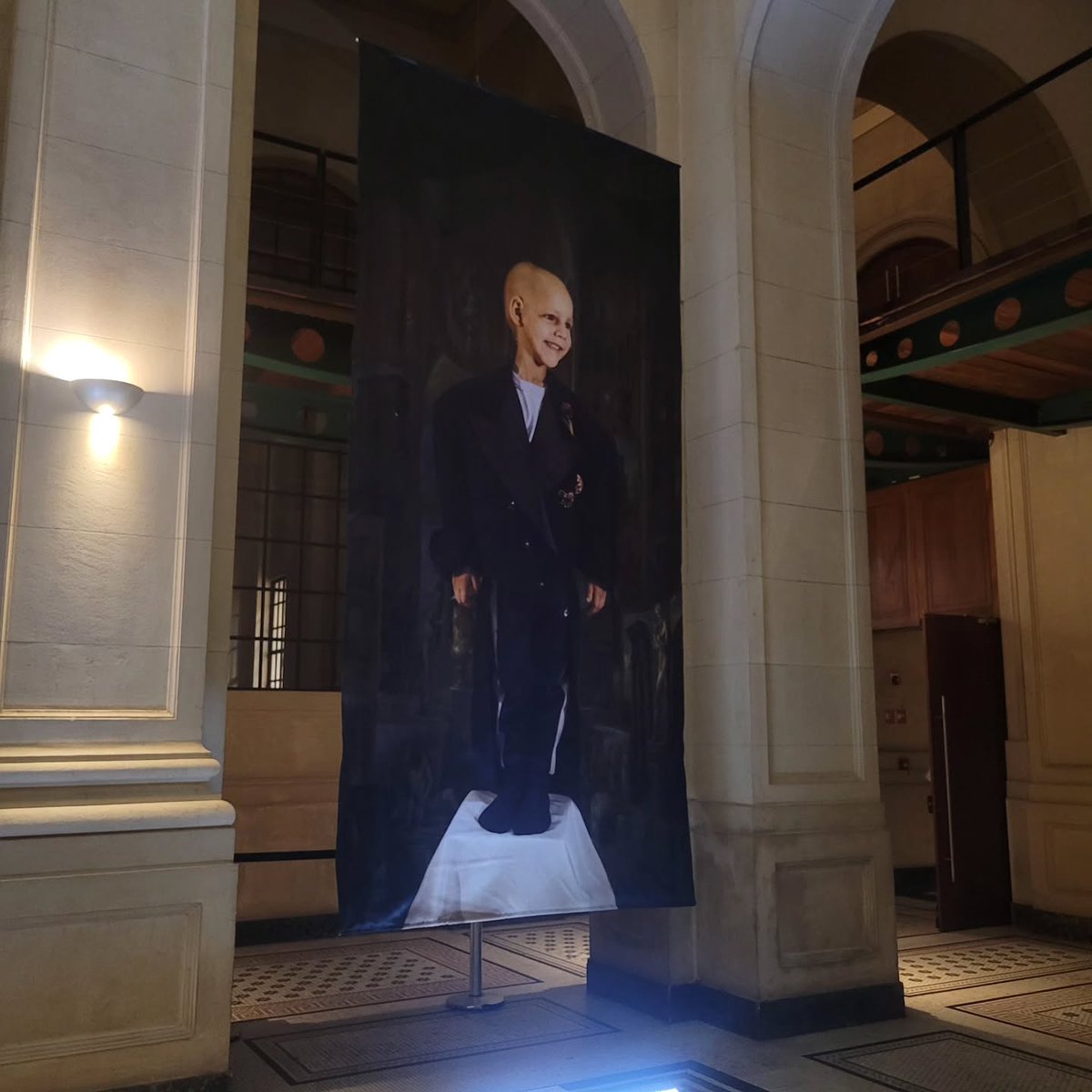 ercin93's tweet photo. Antes tarde do que mais tarde: o brilhante John Malkovich adaptando o imortal Roberto Bolaño. Também conhecido como "meu rolê mais legal do ano".   ño https://t.co/osGoYATjHg