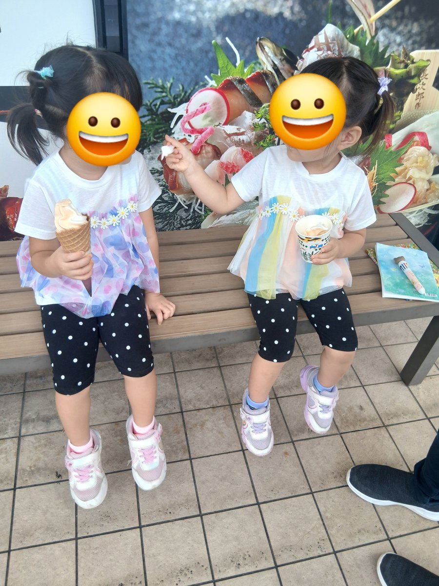 37nobisuke's tweet photo. (・娘・)娘・)｢アイス食べたい、アイスはべつおなか｣

さ　っ　き　ま　ぐ　ろ　食　べ　て　ま　し　た　よ　ね　w https://t.co/l8xpEooPJa
