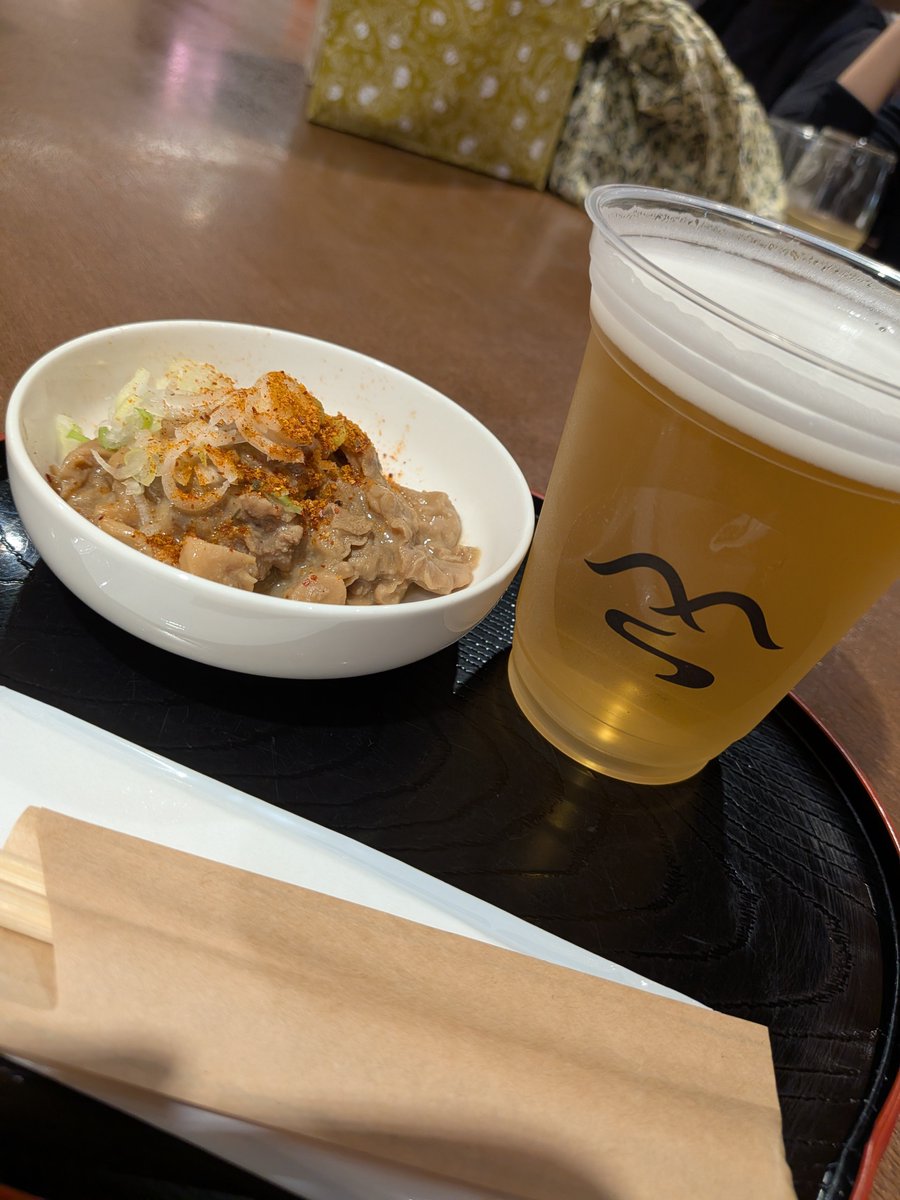sax_lucy's tweet photo. 南信州ビール🍺とおたぐり（馬肉のもつ煮）🐴とワイン🍷を駅で摂取し気合いをいれしなの鉄道に乗り、いよいよ #長野Ｕスタジアム へ #栃木SC サポさんもチラホラ…今日は勝ち点３を掴み取ろう👊 https://t.co/Tss5dJIE0E