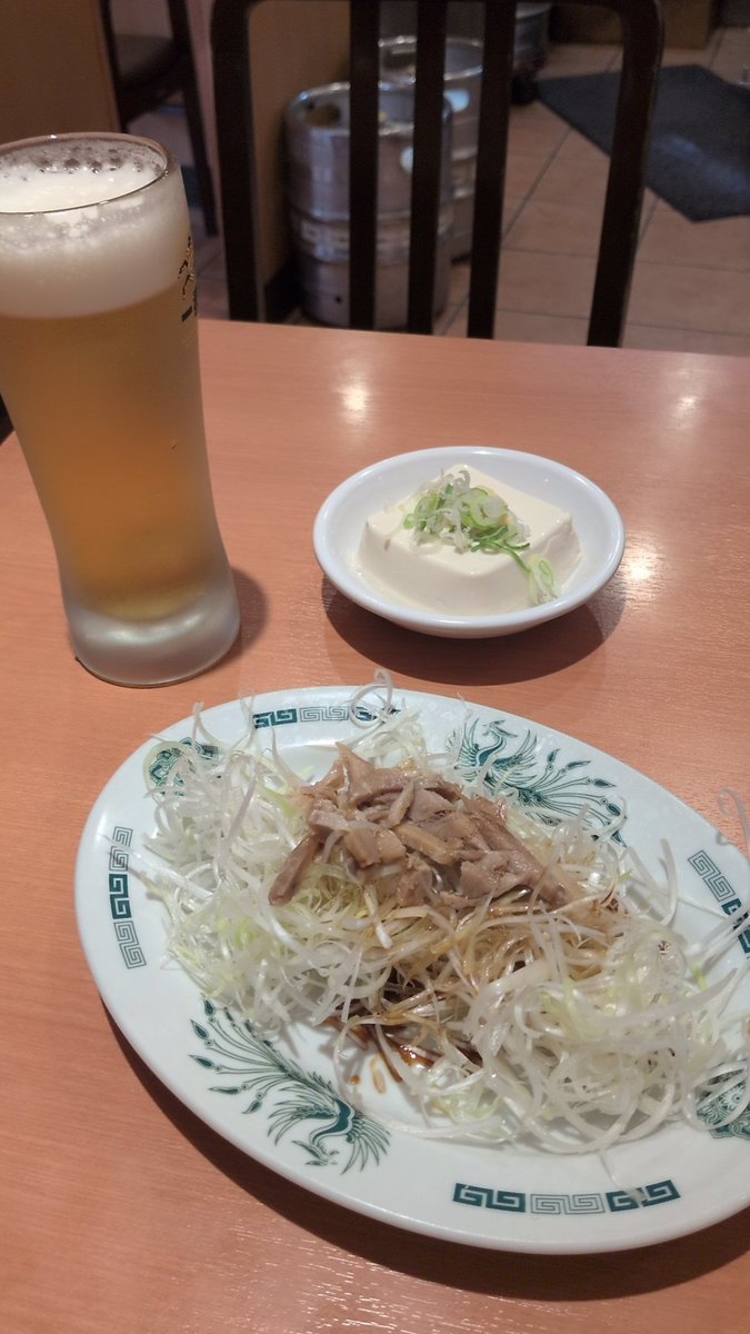 kengofromtime's tweet photo. 日高屋で１人昼呑み。
有線から流れる、君ロック。
これぞ最高の酒の友。
@aimyonGtter https://t.co/bSRjEN3XGg